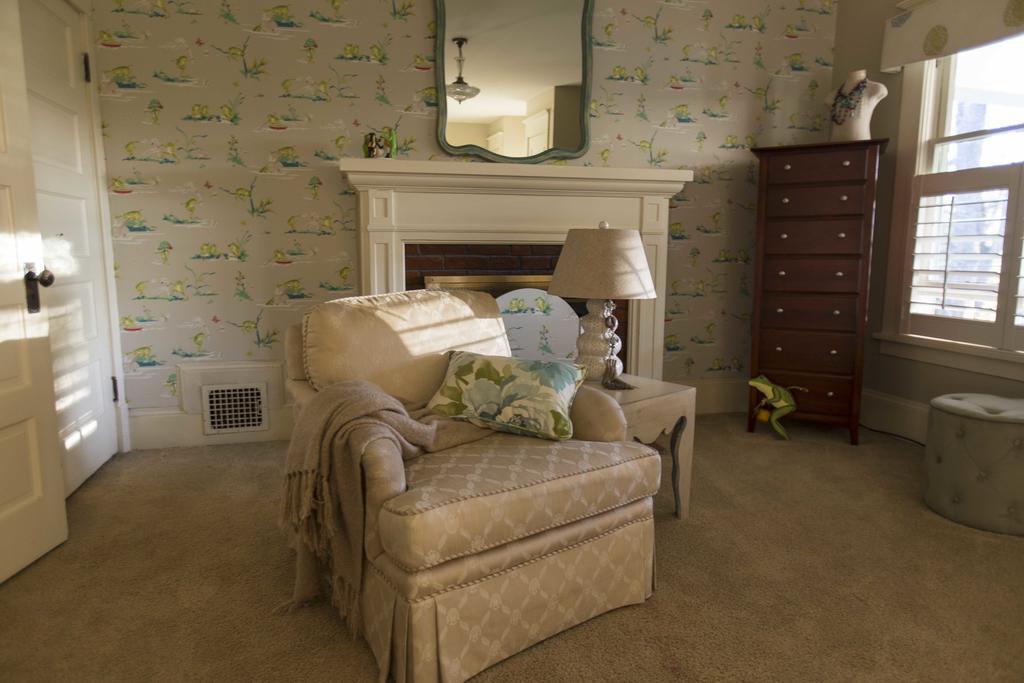 The White House Bed And Breakfast 메드퍼드 외부 사진